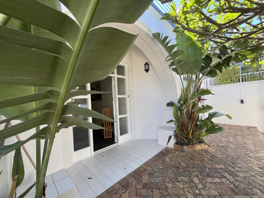 To Let 3 Bedroom Property for Rent in Bantry Bay Western Cape